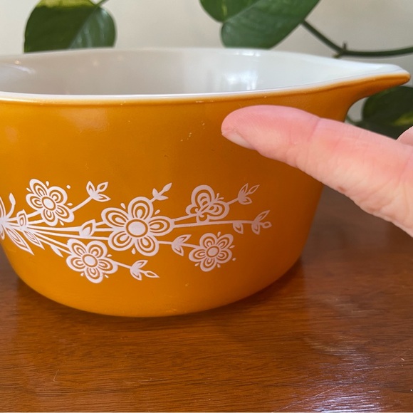 Vintage Pyrex Butterfly Gold Dish - Picture 8 of 8